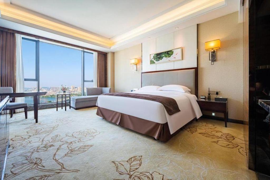 Eurasia Convention International Hotel Wuhan Exterior photo