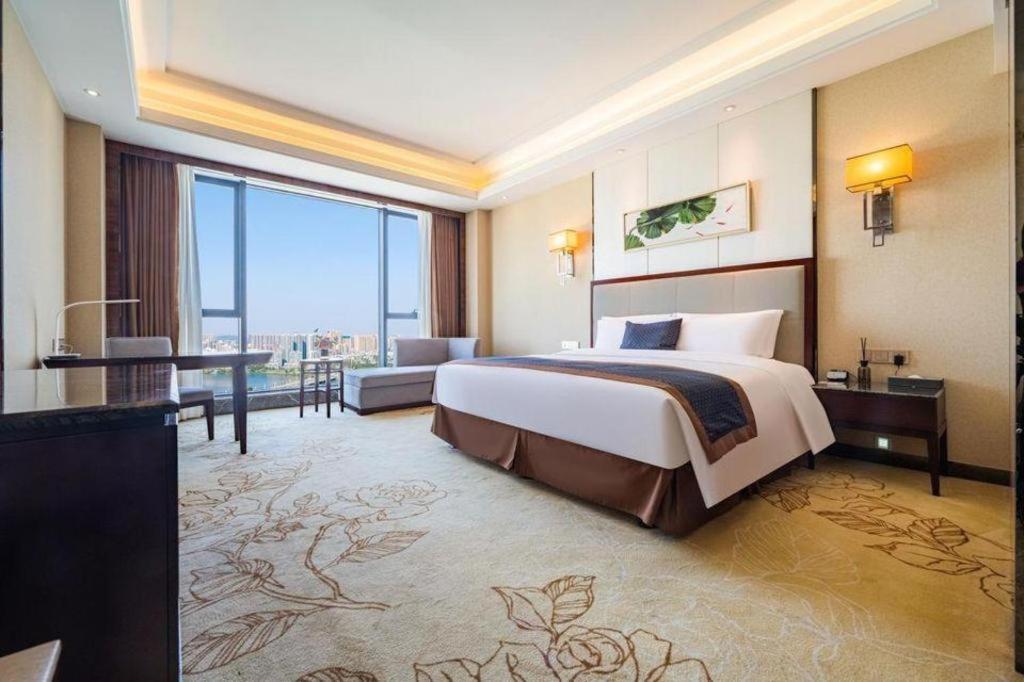 Eurasia Convention International Hotel Wuhan Exterior photo