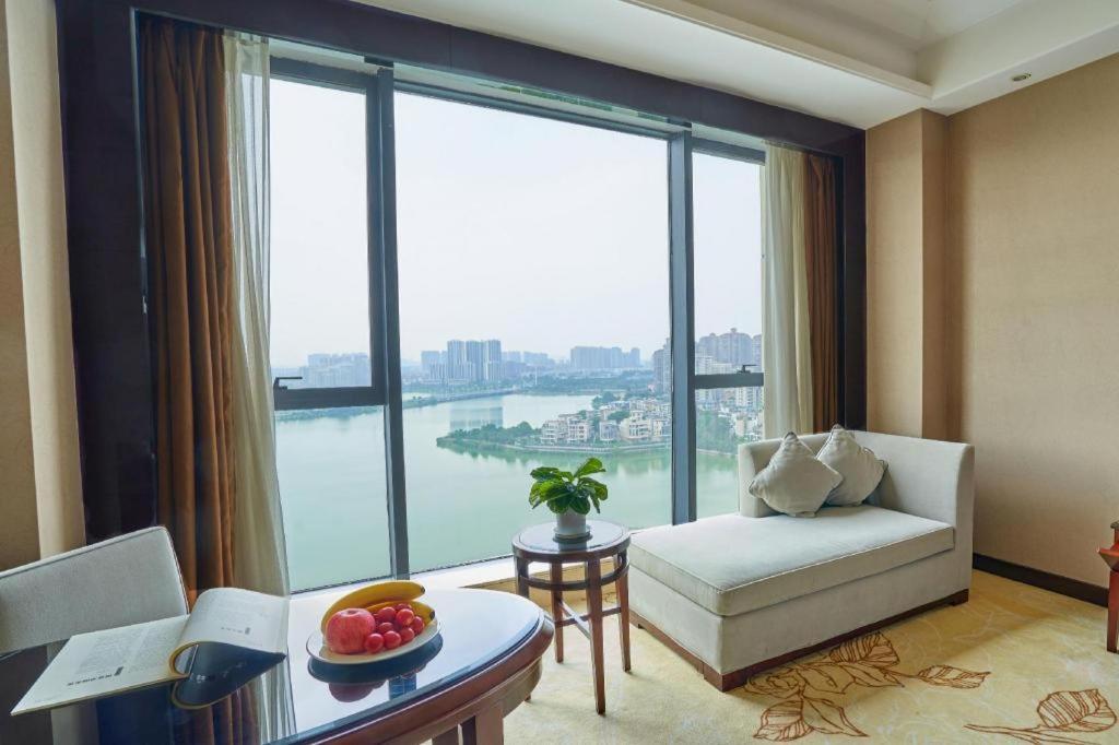 Eurasia Convention International Hotel Wuhan Exterior photo