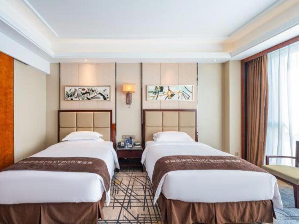 Eurasia Convention International Hotel Wuhan Exterior photo