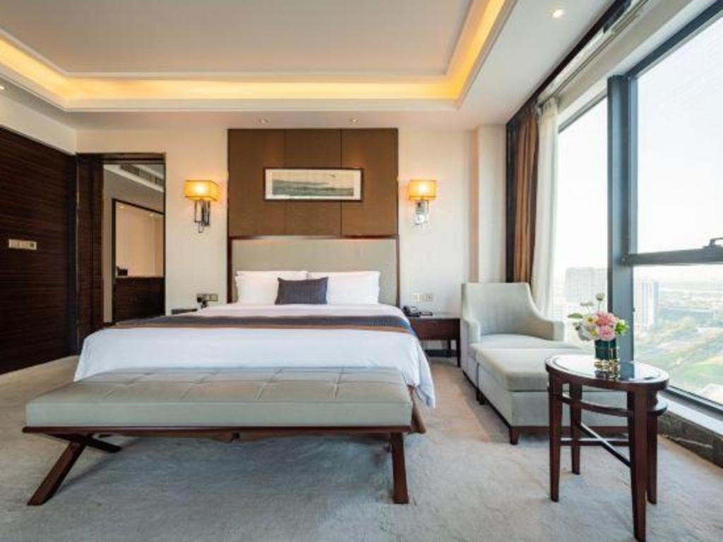 Eurasia Convention International Hotel Wuhan Exterior photo